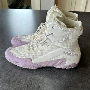 Hayabusa Talon boxing shoe white/ lavender